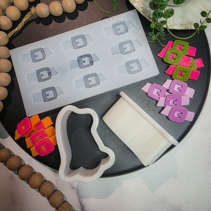 A silicone craft mold kit for making cake pops