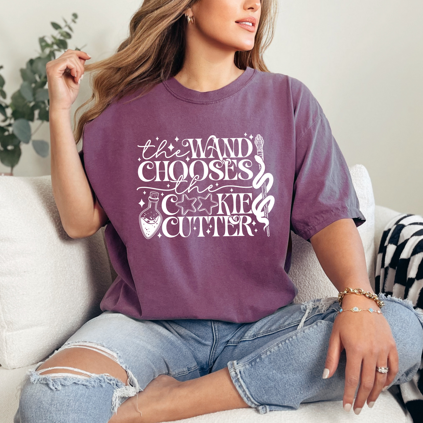 The Wand Chooses [White Design] - T-Shirt