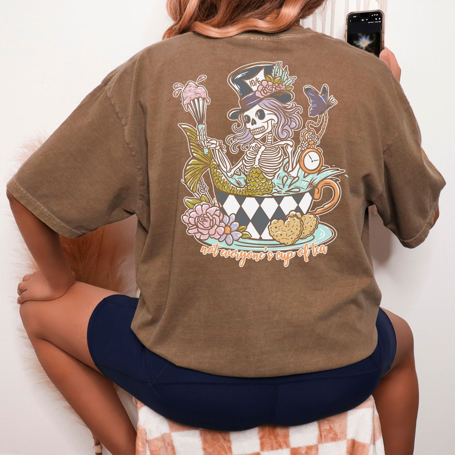 Wonderland Skelly [pocket & back design] - T-Shirt