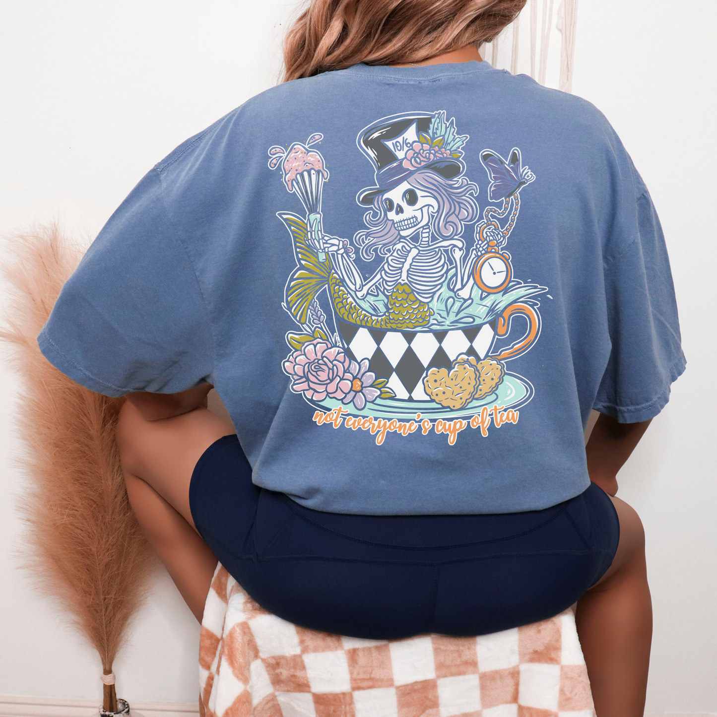 Wonderland Skelly [pocket & back design] - T-Shirt